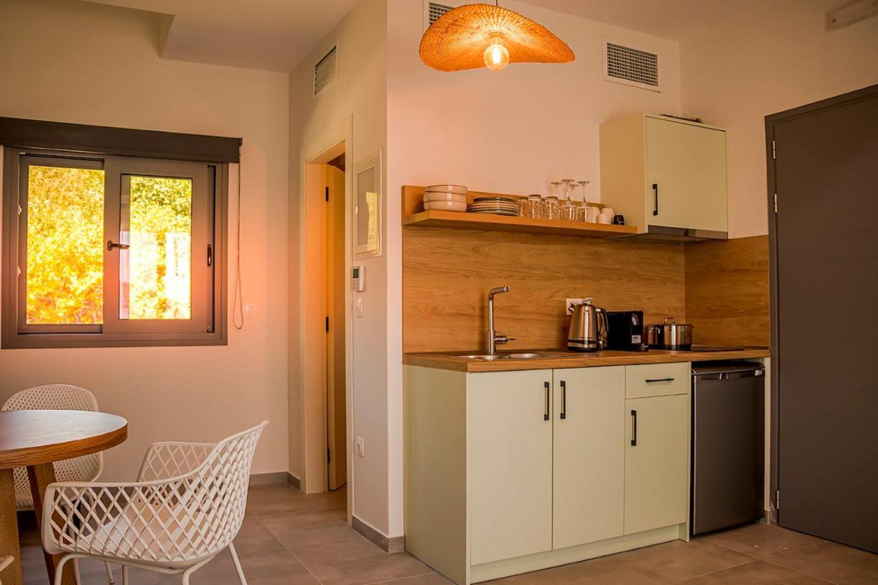 Arodo Suites Nea Iraklitsa Exteriör bild
