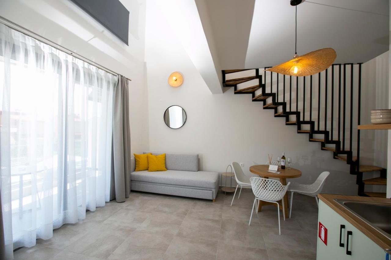 Arodo Suites Nea Iraklitsa Exteriör bild