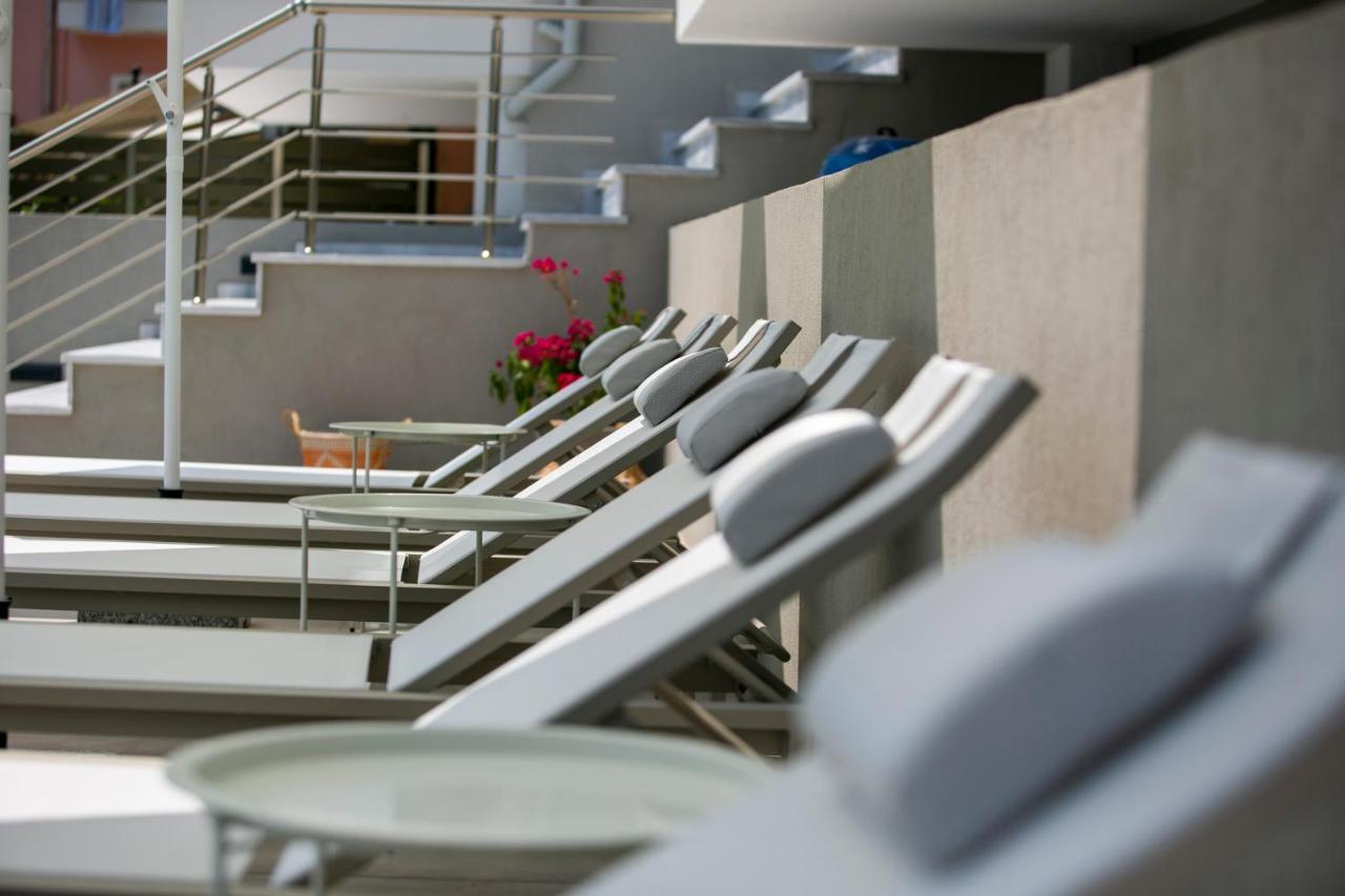 Arodo Suites Nea Iraklitsa Exteriör bild