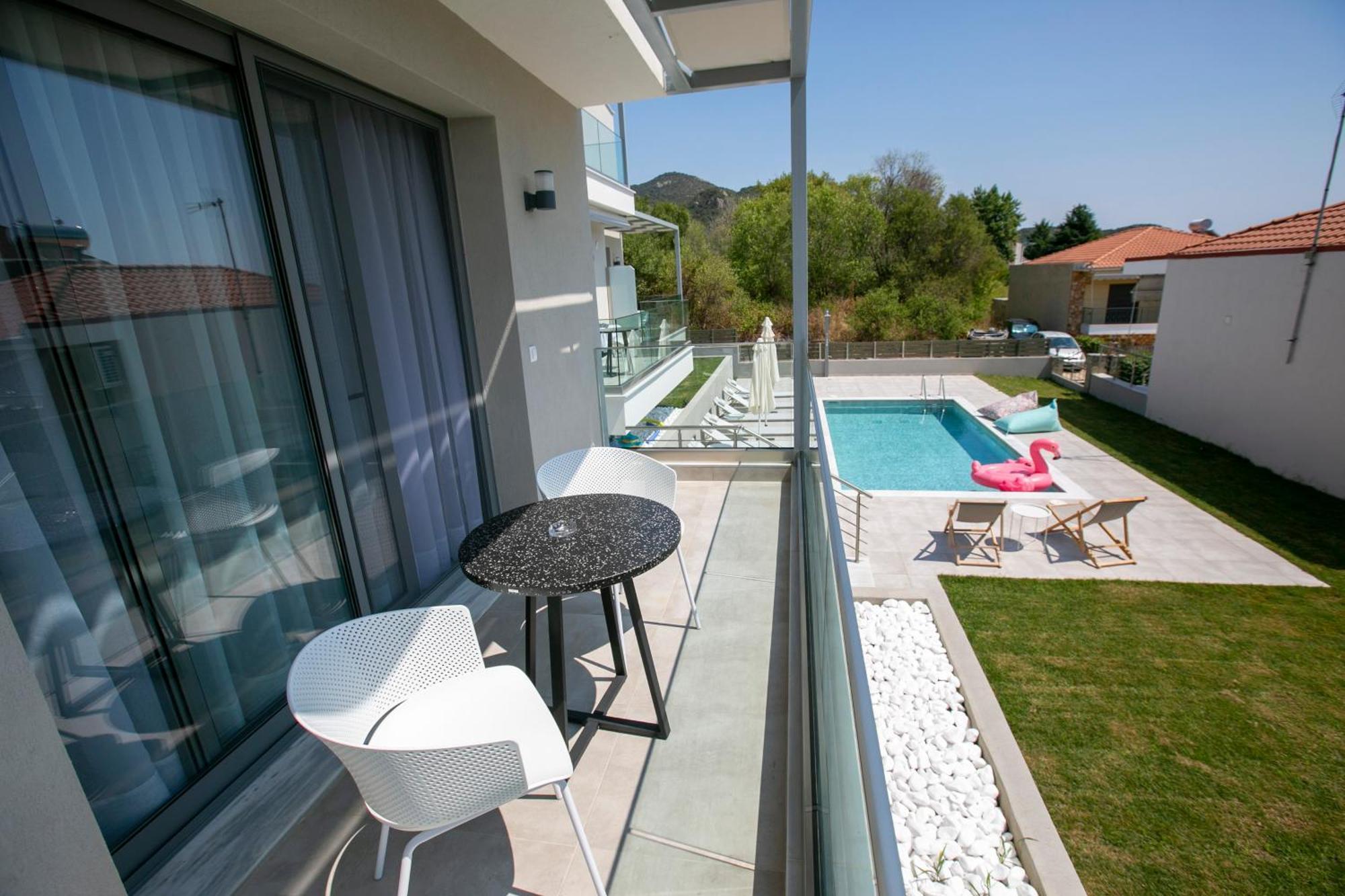 Arodo Suites Nea Iraklitsa Exteriör bild