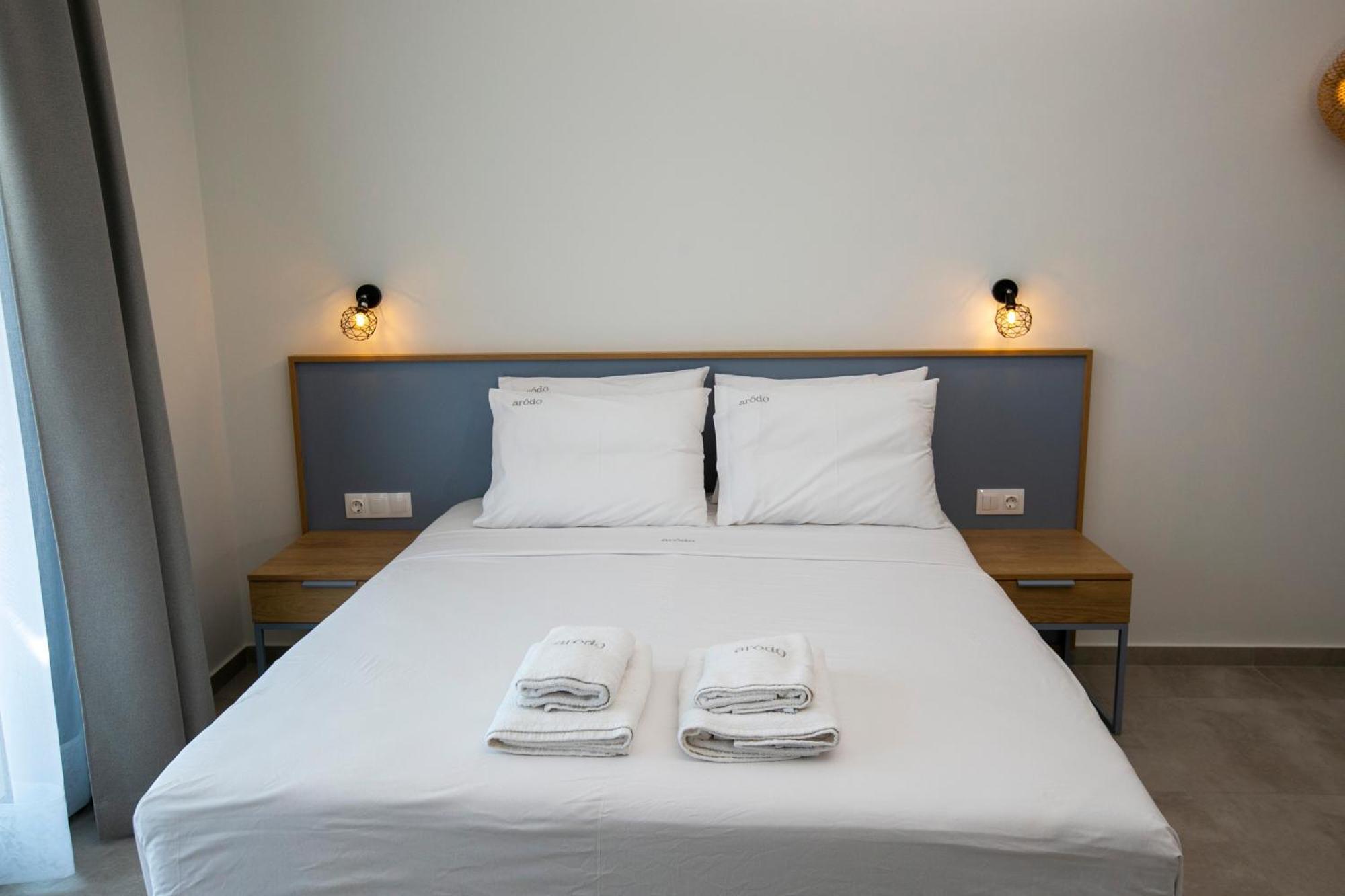 Arodo Suites Nea Iraklitsa Exteriör bild