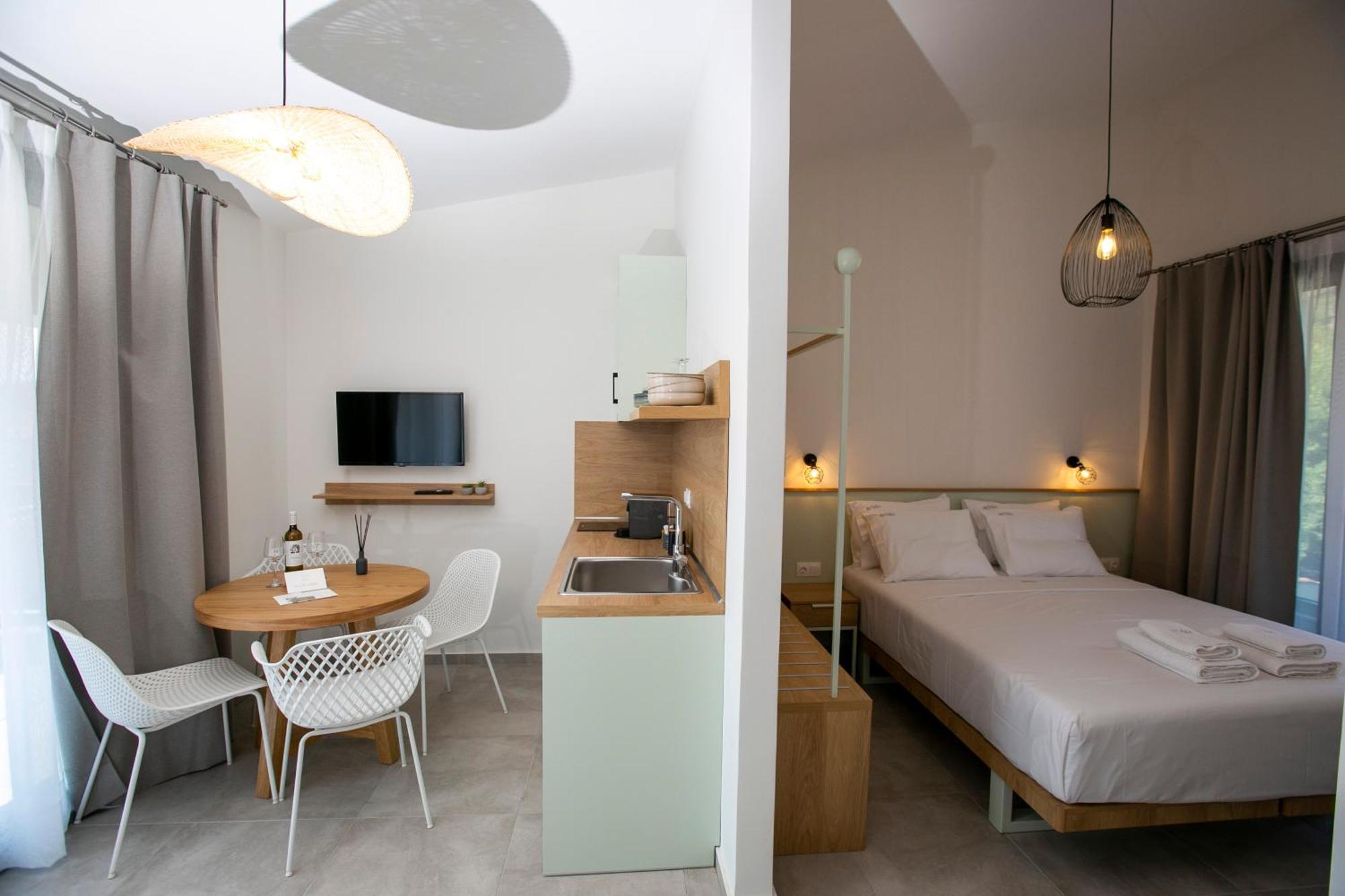 Arodo Suites Nea Iraklitsa Exteriör bild