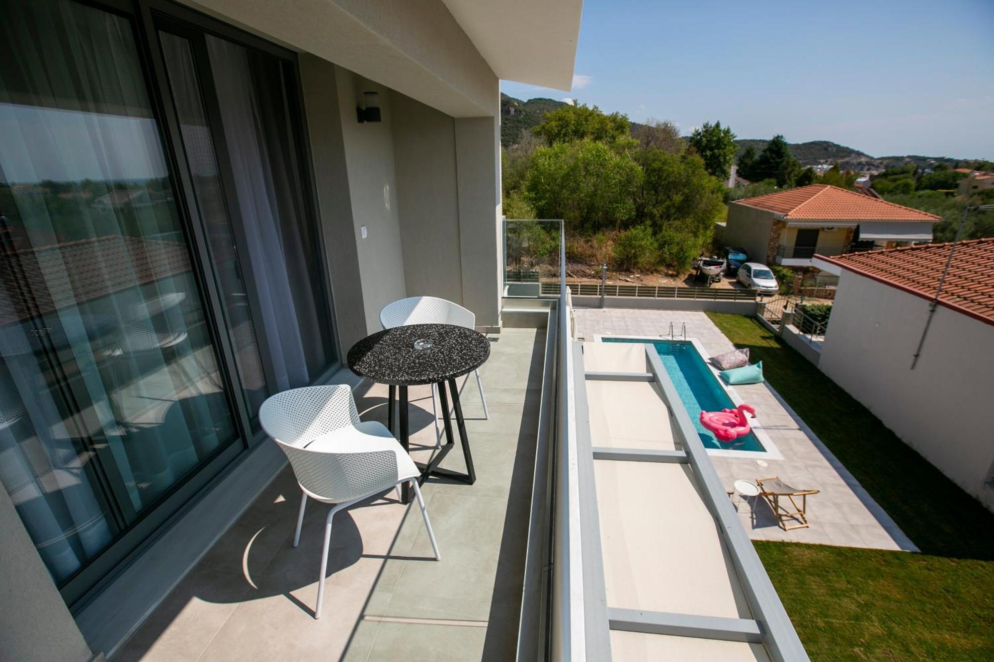 Arodo Suites Nea Iraklitsa Exteriör bild