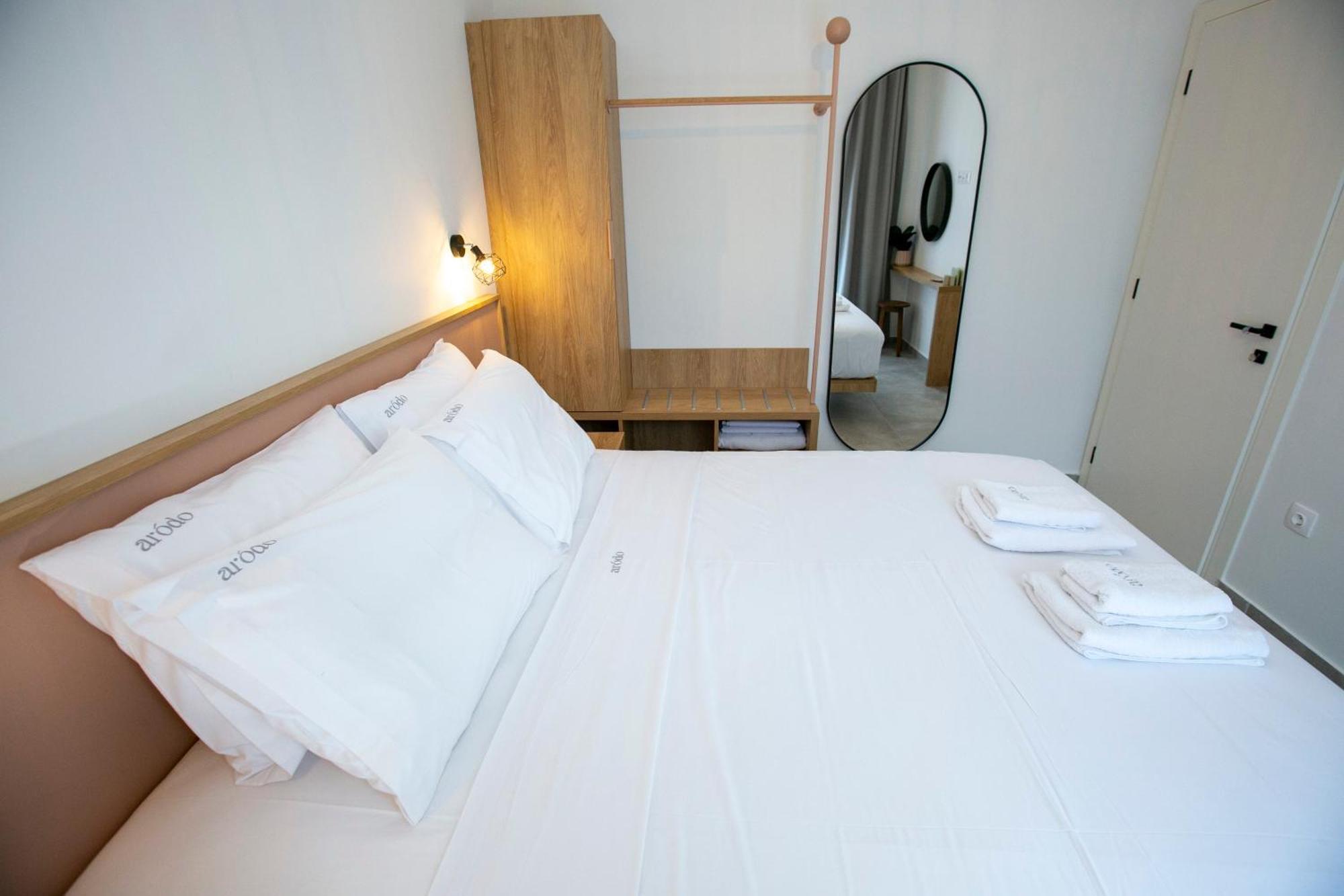 Arodo Suites Nea Iraklitsa Exteriör bild