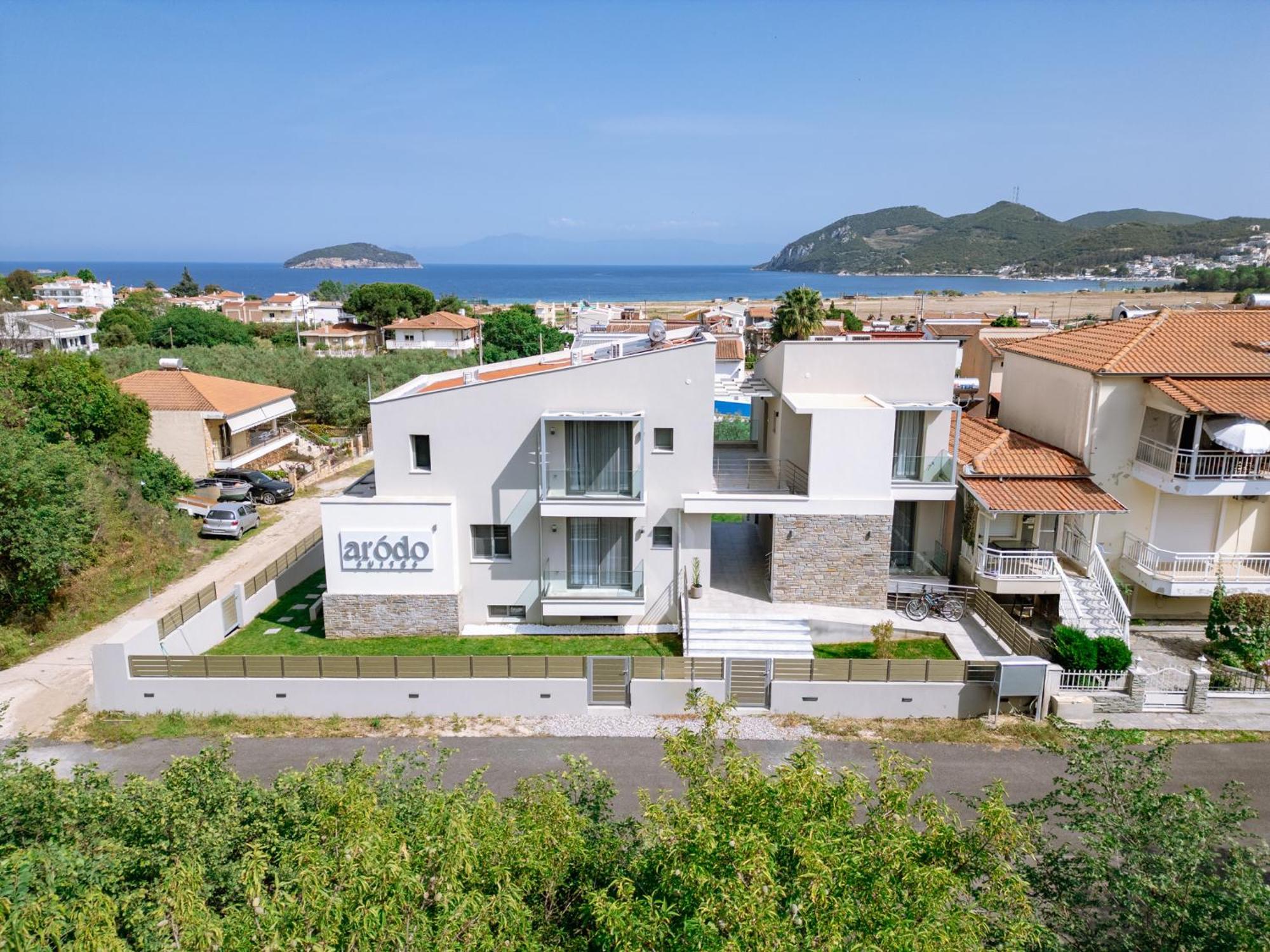 Arodo Suites Nea Iraklitsa Exteriör bild